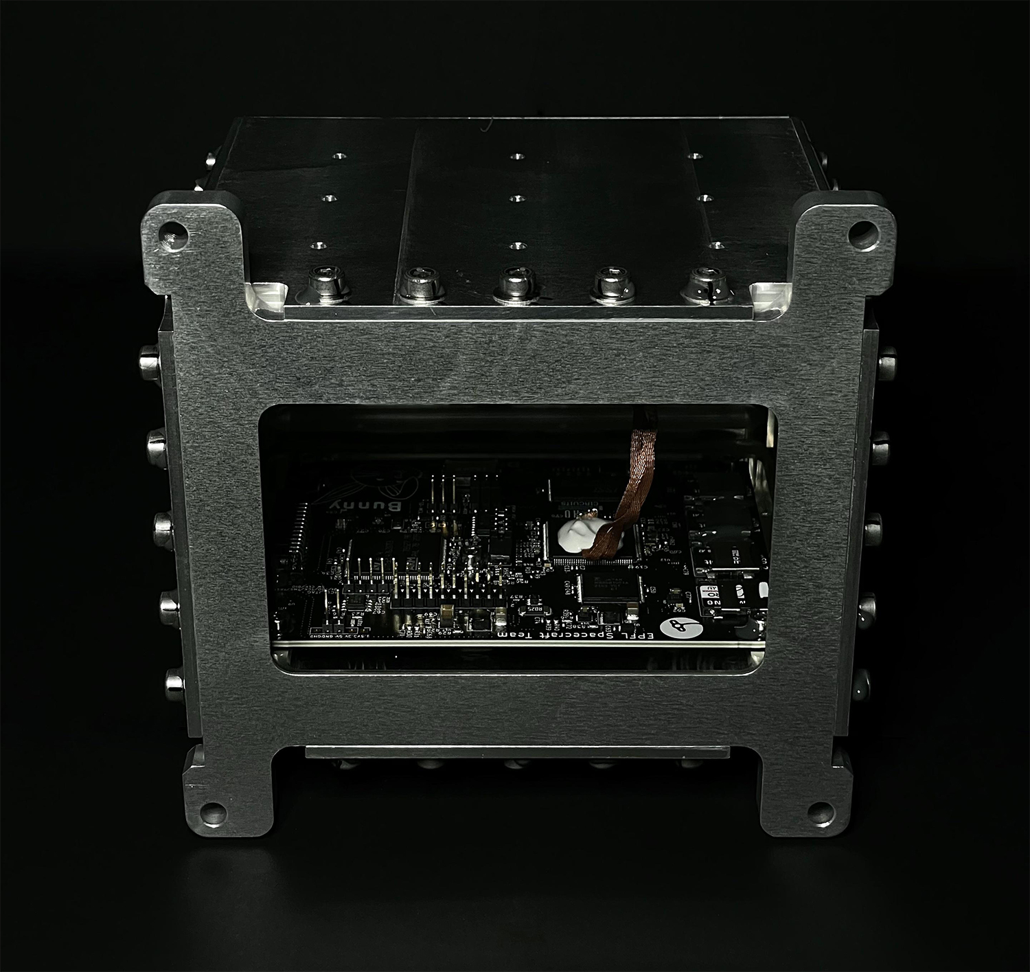 Payload in an aluminium box - © Clément Loyer / EPFL